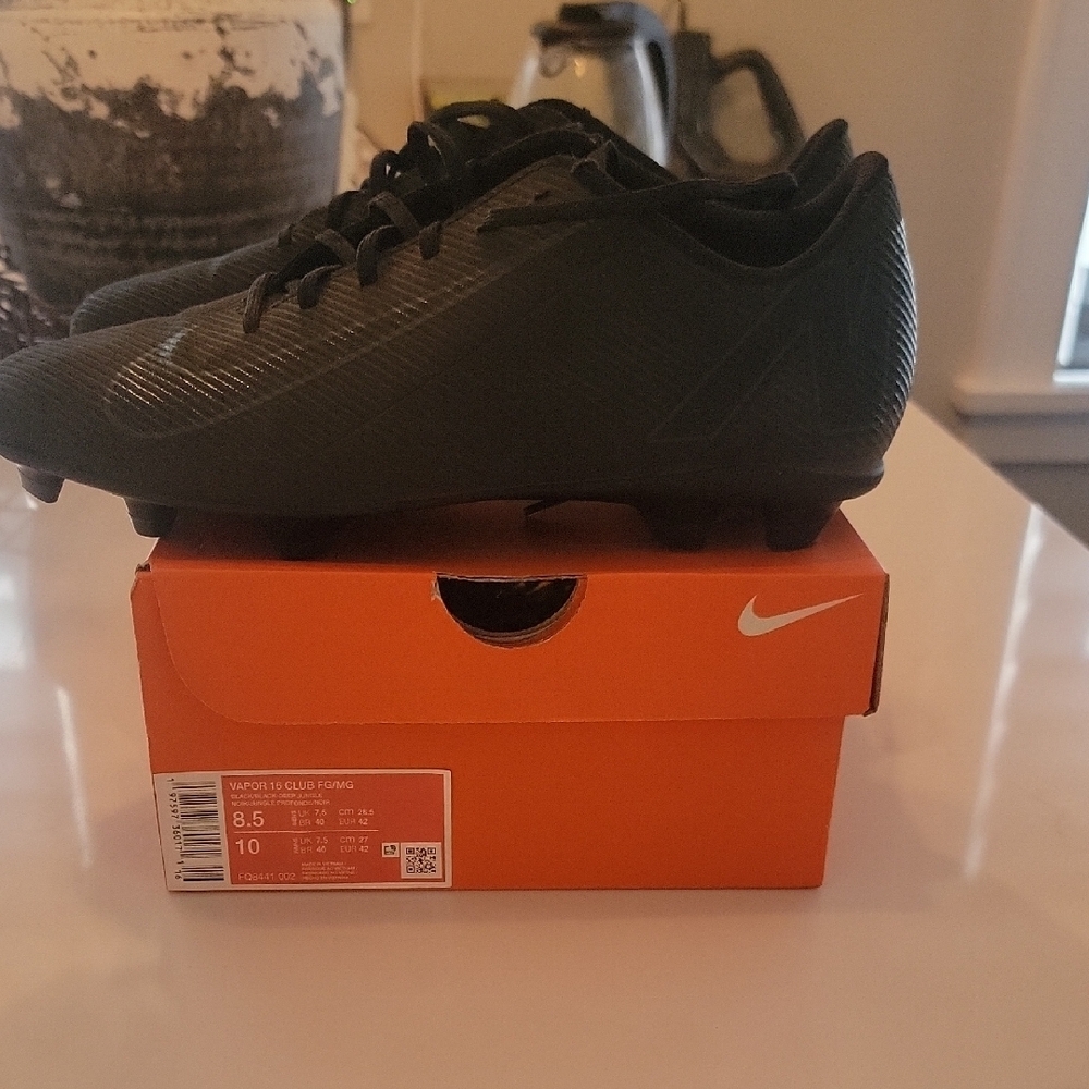 Nike Men's Black Soccer Cleats